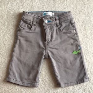 Boden shorts, soft, 4Y adjustable waist 5” inseam